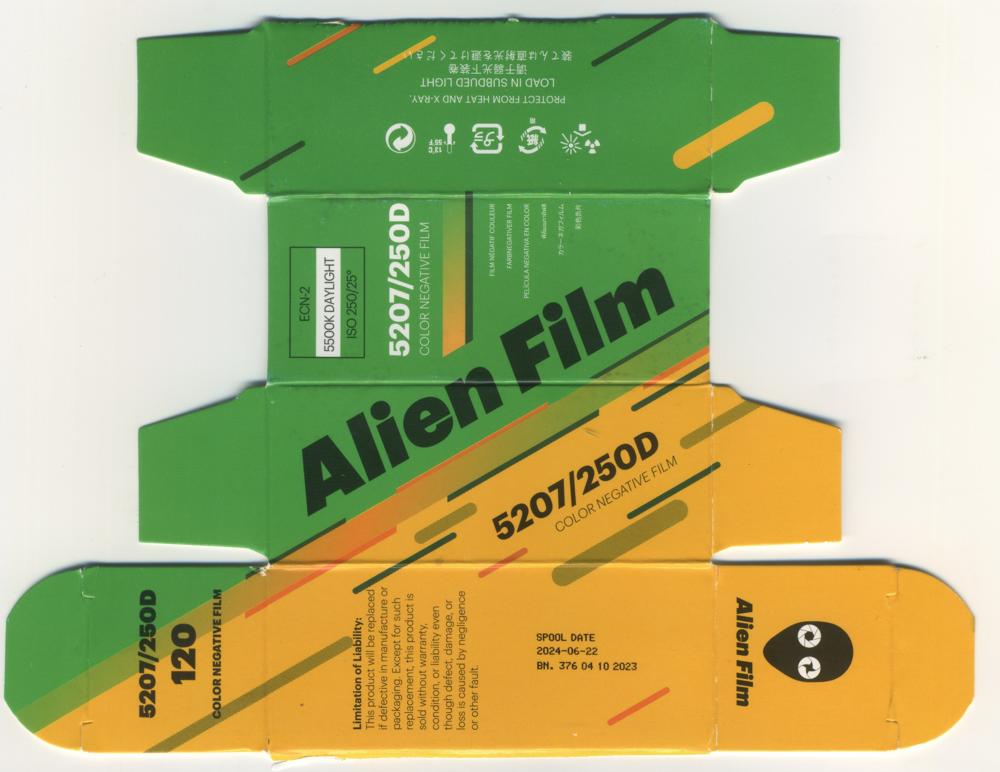 Alien Film 5207/250D 120 film_box_outside