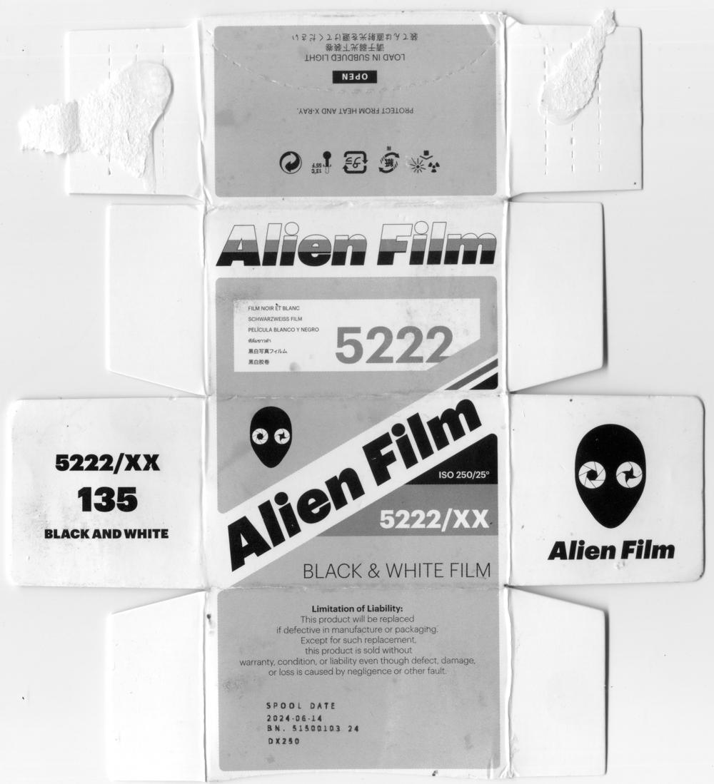 Alien Film 5222/XX 35mm film_box_outside