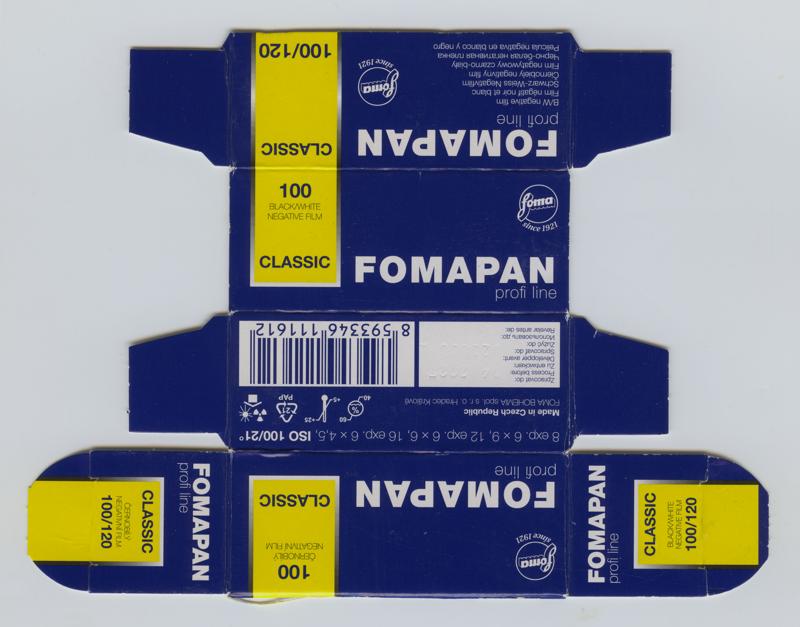 Foma Fomapan 120 film box outside