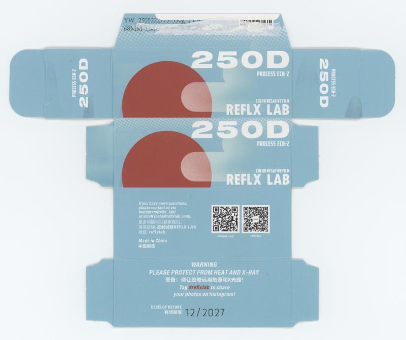 Reflx Lab 250D 120 film box outside