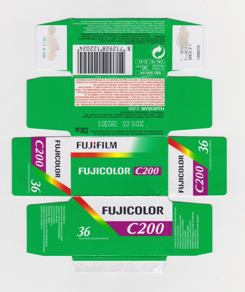 Fujifilm Fujicolor C200 35mm film box outside