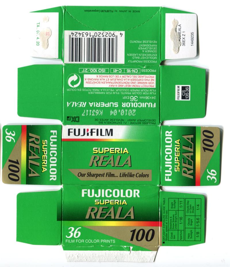 Fujifilm Fujicolor Superia Reala 35mm film box outside