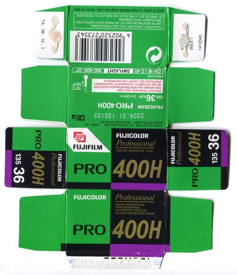 Fujifilm Fujicolor Pro 400H 35mm film box outside