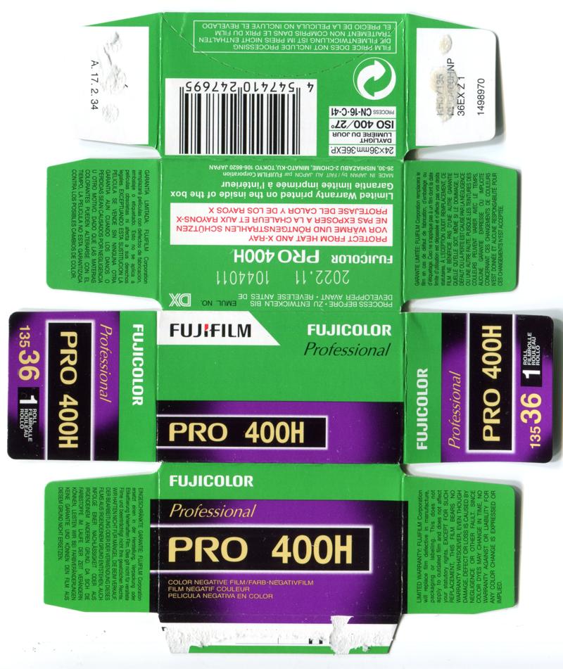 Fujifilm Fujicolor Pro 400H 35mm film box outside