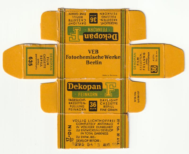 VEB Fotochemische Werke Berlin Dekopan Feinkorn 35mm film box outside