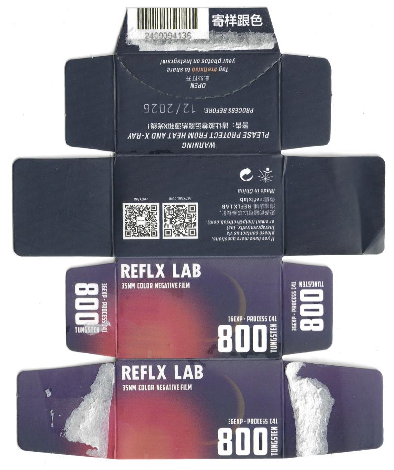 Reflx Lab 800T 35mm film box outside