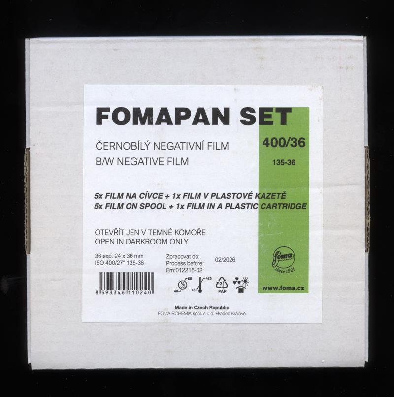 Foma Fomapan 400 Set 35mm film box outside