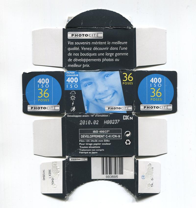 Photocité 400 ISO 35mm film box outside