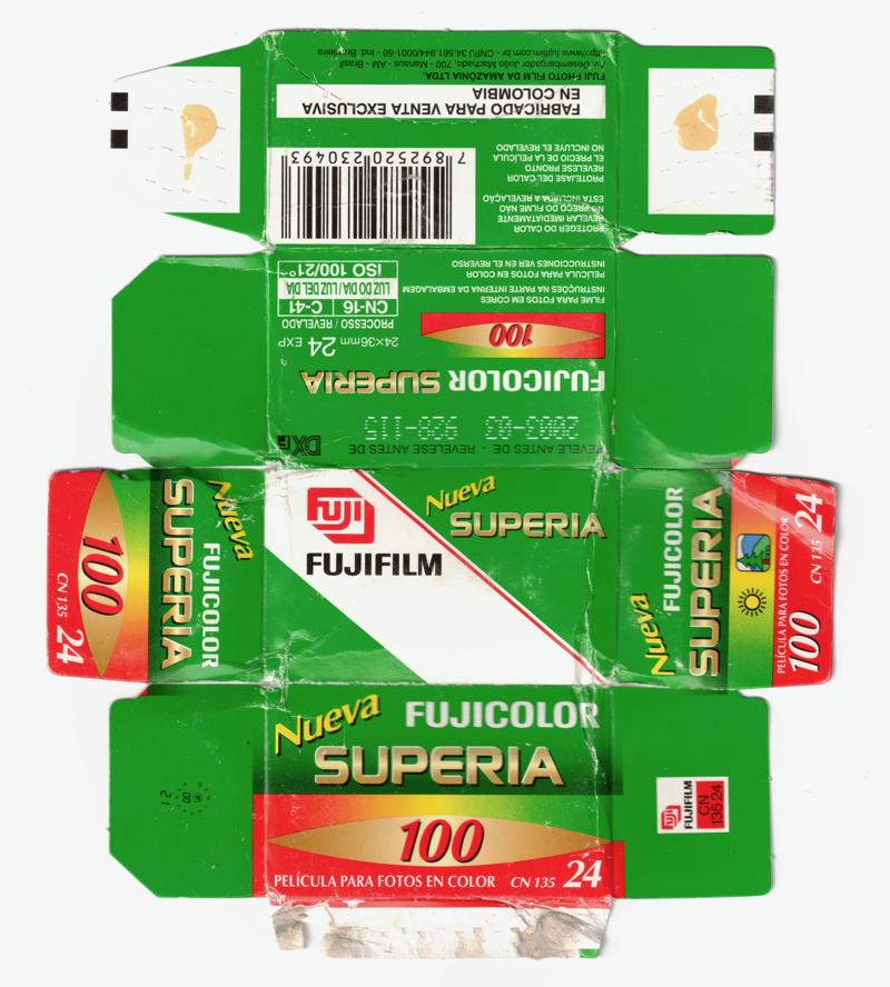 Fujifilm Fujicolor Superia 100 35mm film box outside