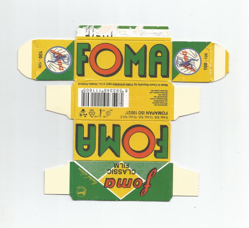 Foma Fomapan classic 100 120 film box outside