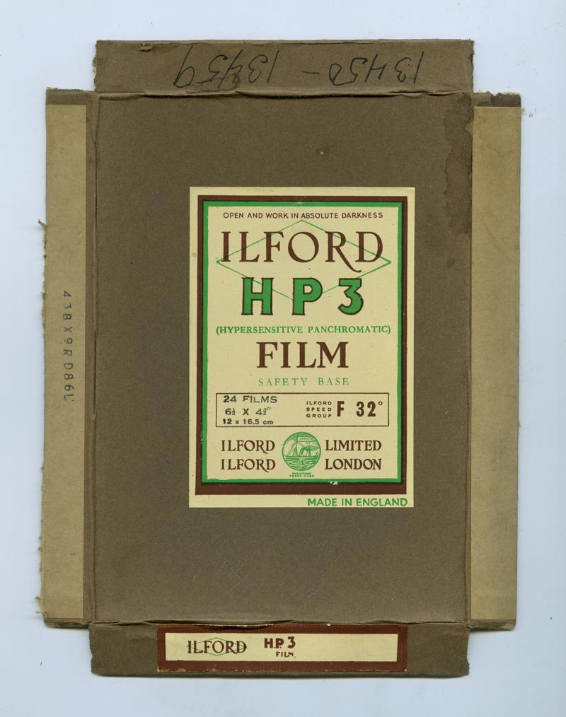 Ilford HP3 12x16.5cm film box outside