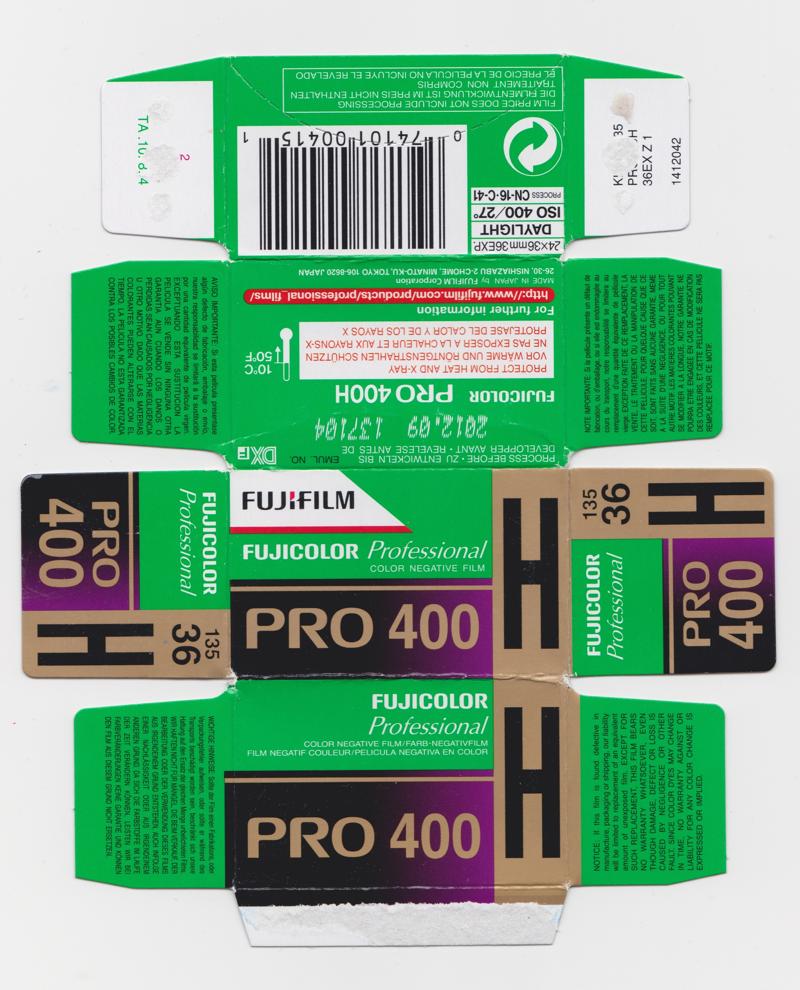 Fujifilm Fujicolor Pro 400H 35mm film box outside