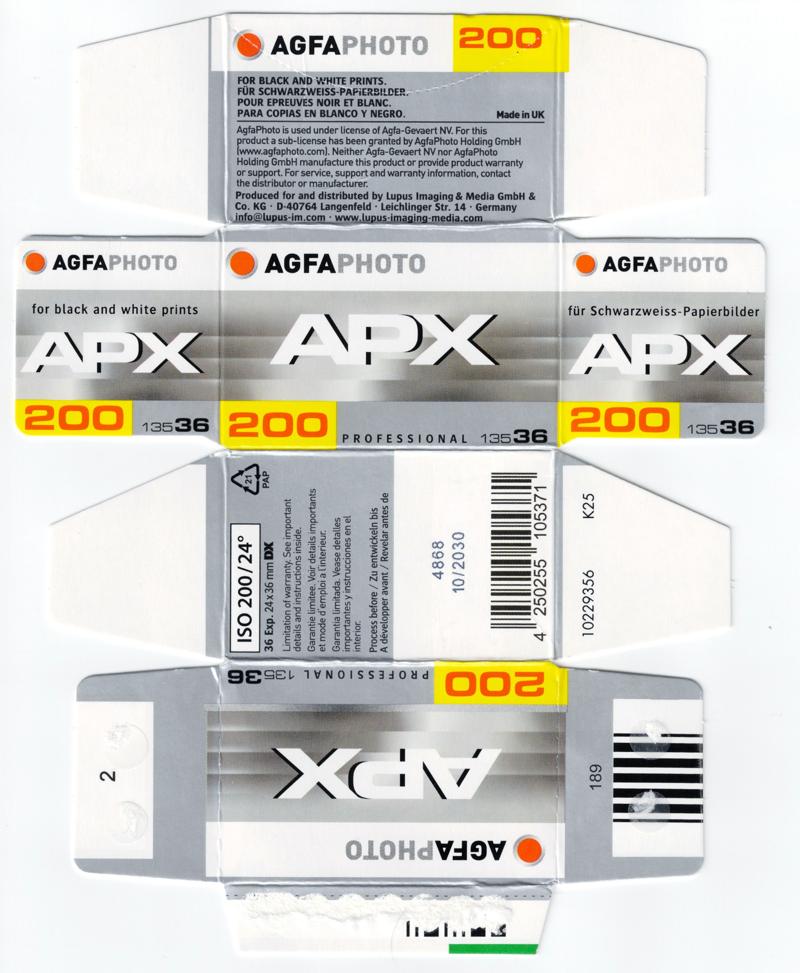 Agfa APX 200 35mm film box outside